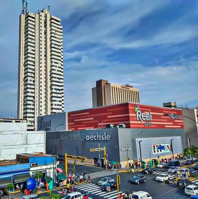 Real Plaza Centro Cívico se construyó en 2007. Foto: Pinterest 