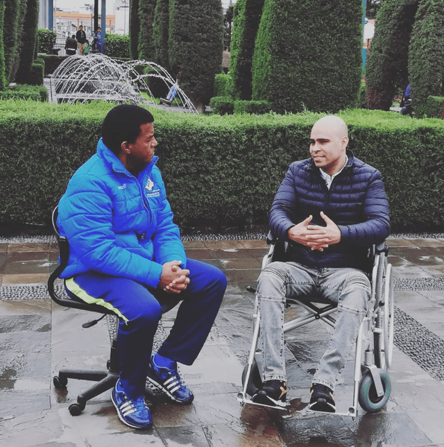 Julio García conversando con Julio César Uribe. Foto: Instagram/Julio García