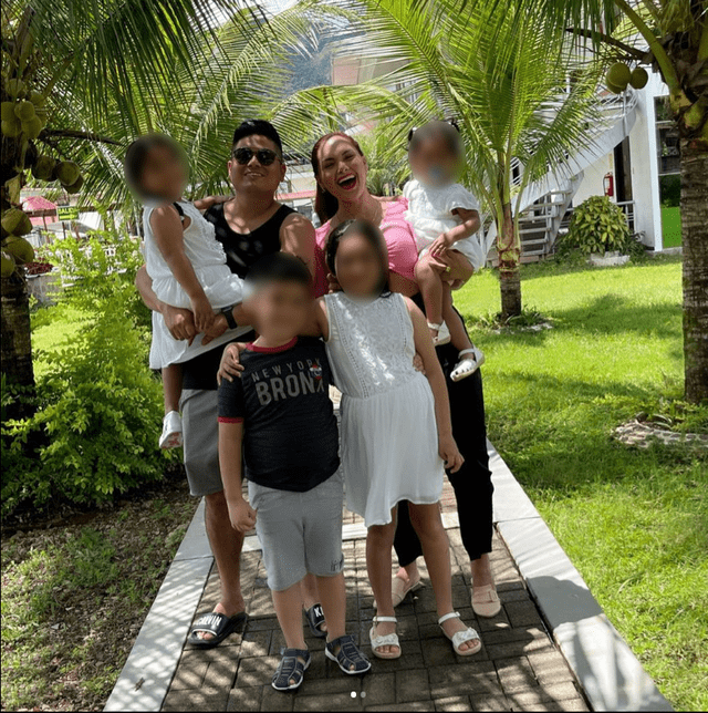 Génesis Tapia junto a sus cuatro hijos y su esposo. Foto: Instagram/@gtapiasosa 