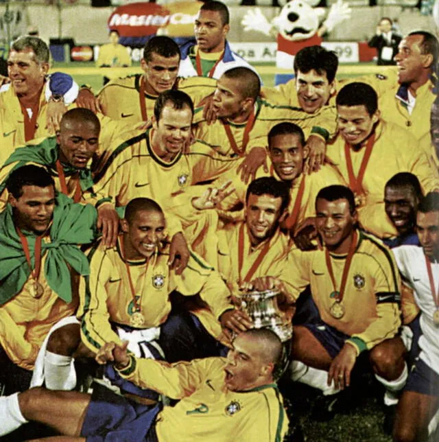 Brasil logró la Copa América de 1999 de la mano de figuras como Ronaldo, Ronaldinho, Rivaldo, Roberto Carlos, entre otros. Foto: Conmebol 