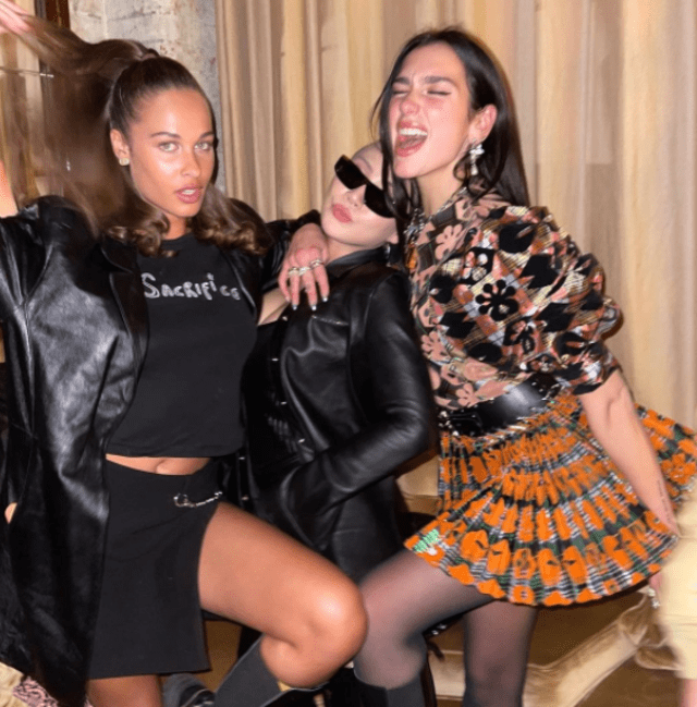 Actualización en Instagram de Dua Lipa con CL y Sarah Lysander. Foto: Instagram @dualipa Actualización en Instagram de Dua Lipa con CL y Sarah Lysander. Foto: Instagram @dualipa