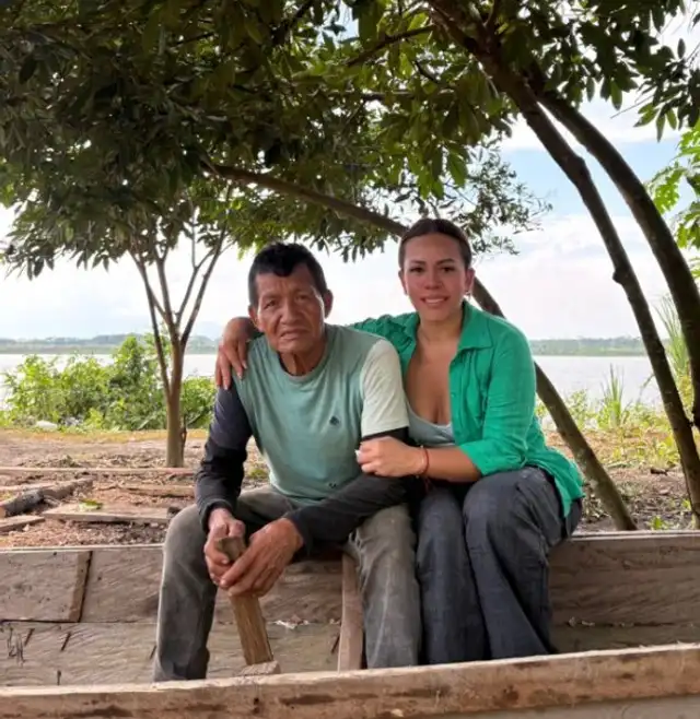 Sara Mercedes al lado de su padre Daniel Venancino. Foto: Cortesía   