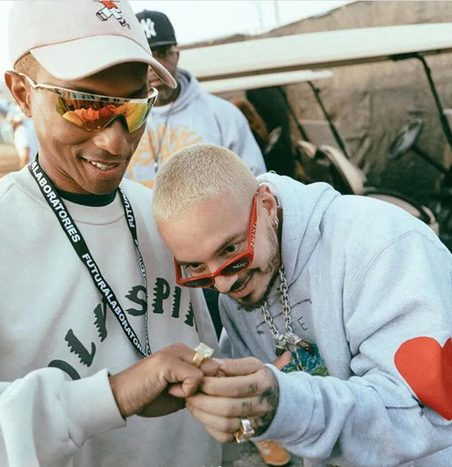 J Balvin en un encuentro con Pharrell, a quien considera como "leyenda". (Foto: Instagram)