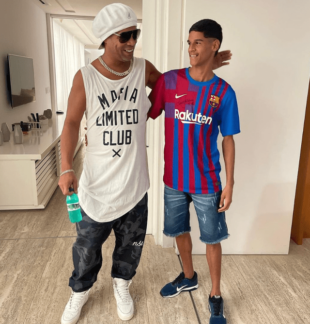 Su encuentro con Ronaldinho. Foto: Instagram