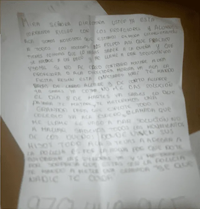 Carta amenazante que dejaron a directora del colegio. Foto difusión   