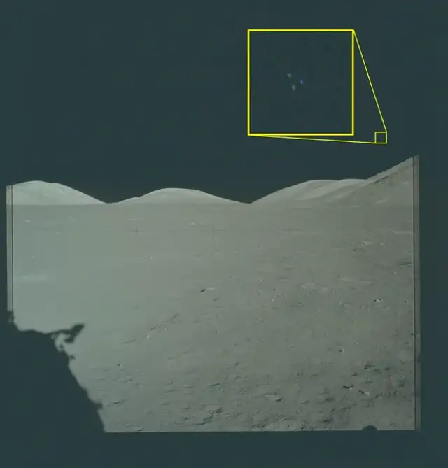 Fotografía de la NASA de la misión Apolo 17, descrita como una imagen que contenía Fotografía de la NASA de la misión Apolo 17, descrita como una imagen que contenía