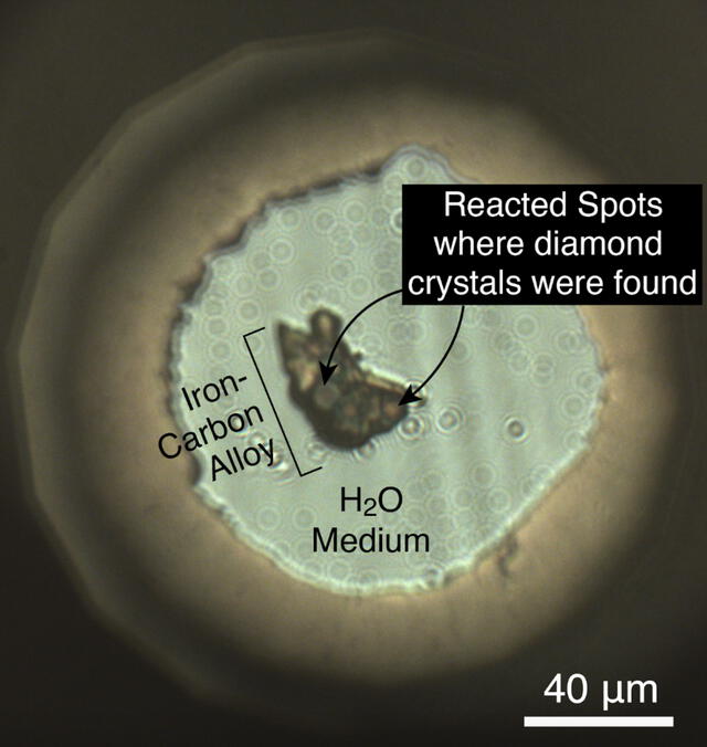 En el experimento, los geólogos descubrieron que los diamantes se formaban en condiciones de alta temperatura y alta presión como la que existe en el límite del manto y el núcleo. Foto: Sang-Heon Shim / Universidad Estatal de Arizona
