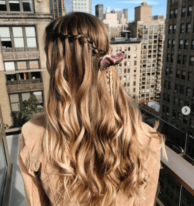 Semirecogido con trenzas. Foto: Instagram/sarahpotempa