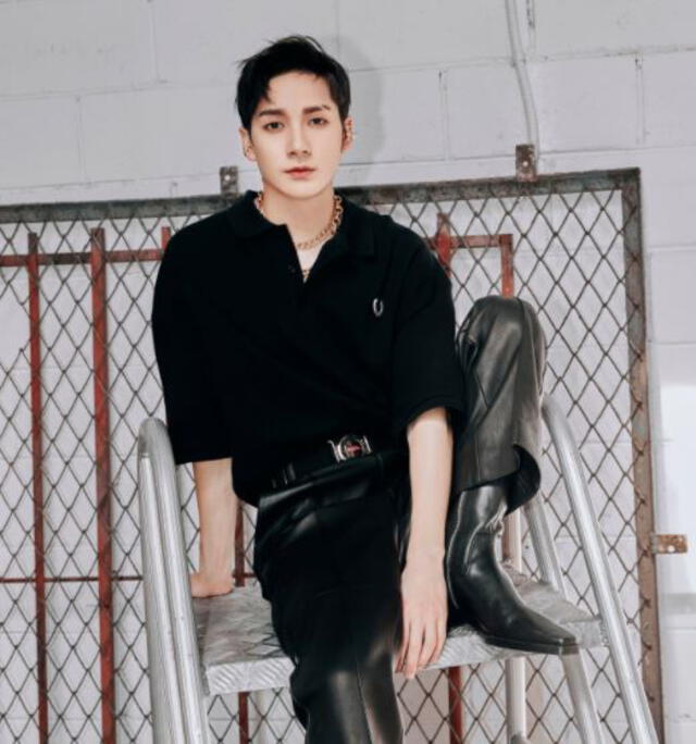 Aron de NU'EST en su comeback Romanticize. Foto: Pledis