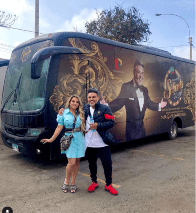 Josetty Hurtado felicita a su padre por comprarse bus. Foto: Josetty Hurtado/Instagram
