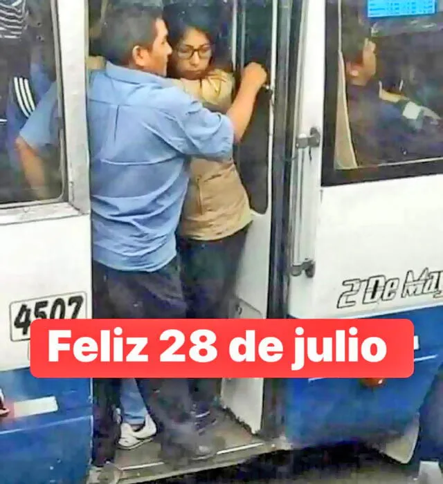 En Perú, una de las actividades más comunes es ir en el transporte público, pero como suelen ir muy llenos, las personas se acomodan como pueden. Foto: Twitter   