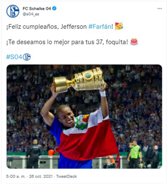 Schalke 04 recordó a Farfán por la Copa de Alemania 2011.