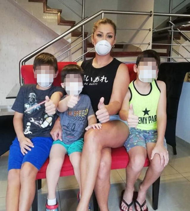 Karla Tarazona y sus hijos  Foto: Instagram