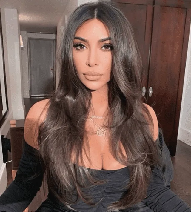 Kim Kardashian es una de las famosas que aparecen más producidas ante cámaras.