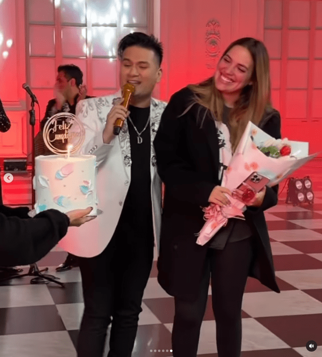 Deyvis Orosco le cantó a Cassandra Sánchez por su cupleaños. Foto: Instagram/Deyvis Orosco   