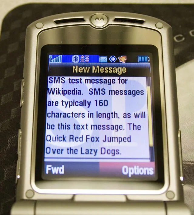 En 2008, se creó el estándar RCS para mejorar los mensajes de texto con imágenes, grupos y demás novedades, pero hasta el día de hoy sigue sin repuntar. Foto: Wikimedia/