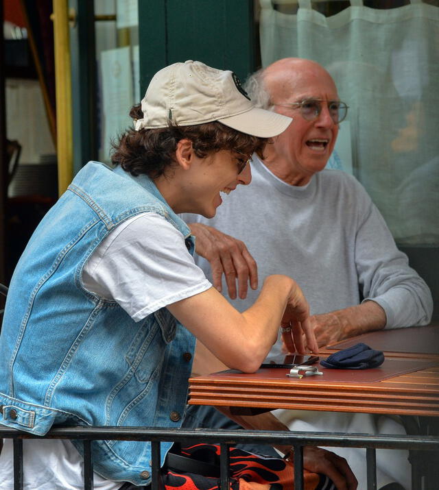 Paparazzi captaron a Timothée Chalamet y Larry David almorzando en Nueva York. Foto: The image direct