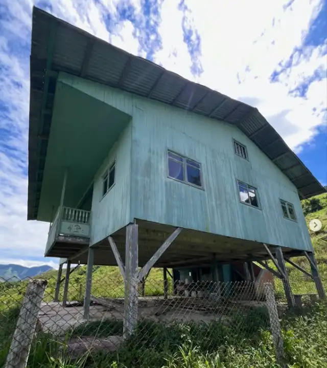 Casa donde actualmente vive Ducelia Echevarría junto a su padre. Foto: Instagram.  