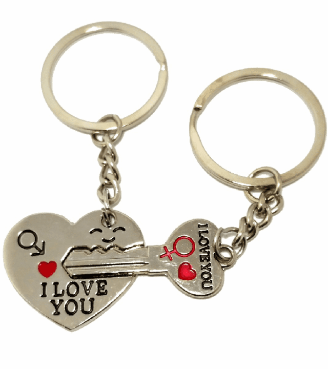 Si lleva las llaves a donde va, también llevará el amor por ti si le regalas unos llaveros románticos.