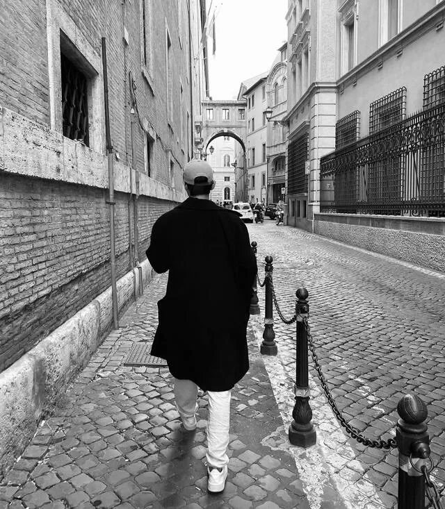 Song Joong Ki en Roma. Foto: Instagram/hi_songjoongki