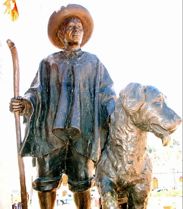 Estatua de Nevado, el perro mucuchíes de Simón Bolívar. Foto: Wikipedia   