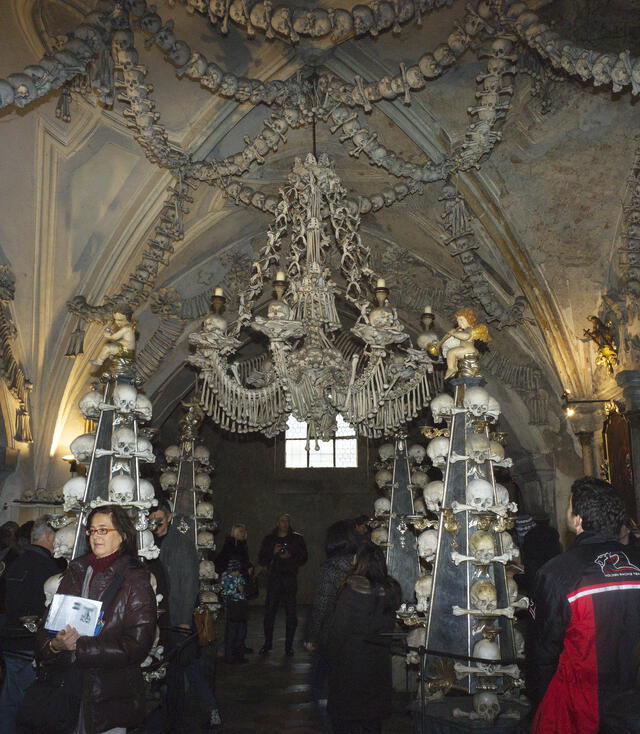 El osario de Sedlec contiene los restos de unas 30.000 personas , cuyos restos datan de 1870. Foto: AFP   