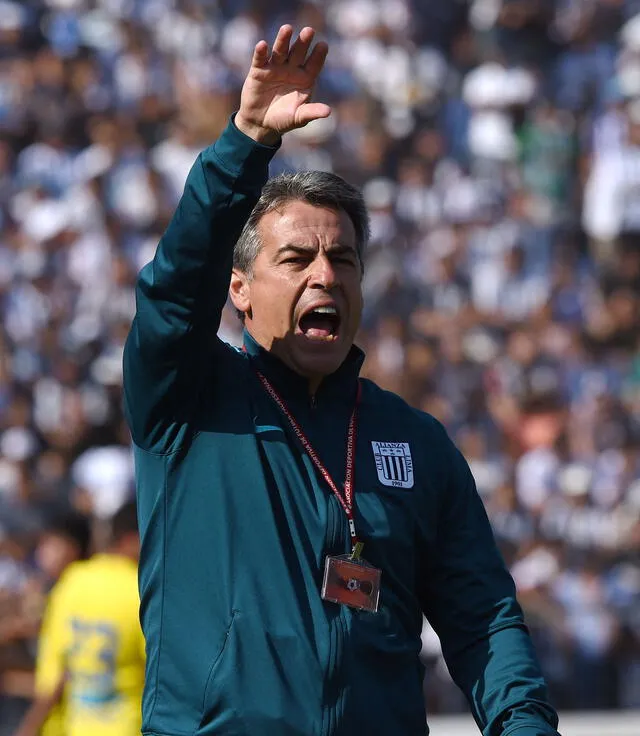 Pablo Bengoechea cortó una racha de 11 de años sin ganar títulos en Alianza Lima. Foto: Alianza Lima.   