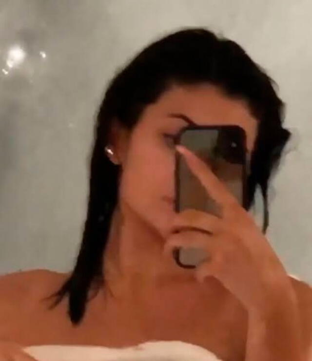 Kylie Jenner muestra su verdadero pelo.