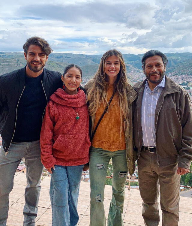 Maxi Iglesias, Renata Flores, Stephanie Cayo y Amiel Cayo en Cusco. Foto: Instagram/Stephanie Cayo