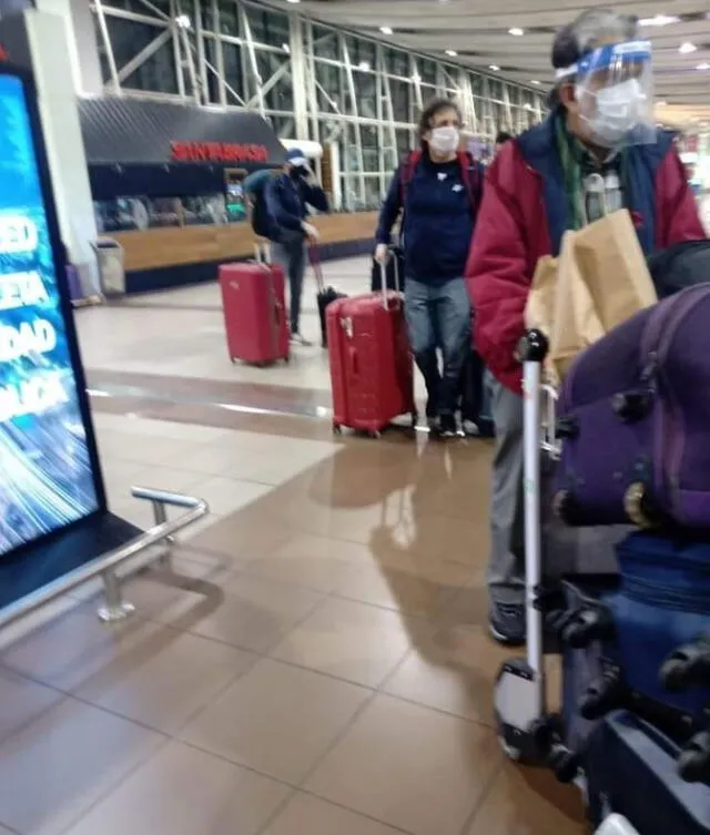 Mario Salas en el aeropuerto Santiago de Chile