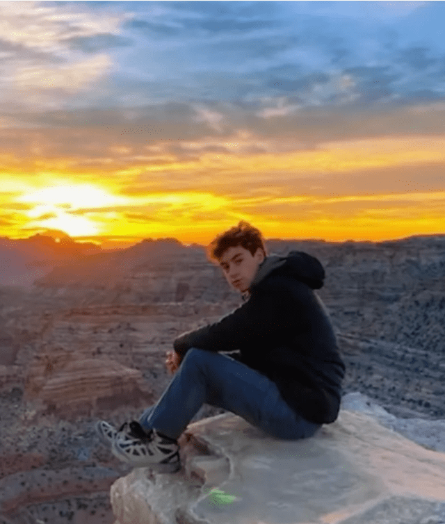 Fielding era un aficionado a los deportes extremos. Asimismo, fue boy scout durante su niñez y alcanzó el máximo rango, el cual fue Eagle Scout. Lo que lo hizo vivir una vida de aventuras. Foto: Rebecca Fielding/Facebook    