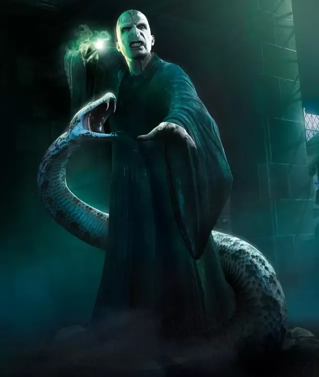 Lord Voldemort junto a Nagini. Foto: Warner Bros. Media