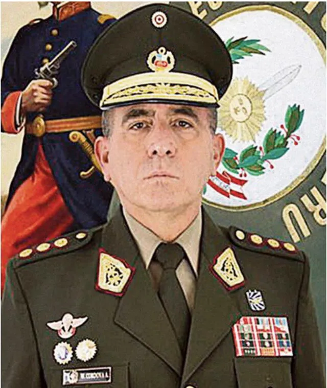 Comandante General del Ejército, general de división EP Walter Córdova Alemán.
