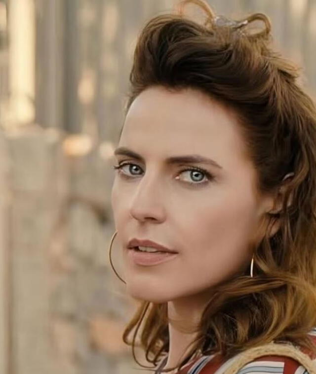  Antje Traue como Bea    