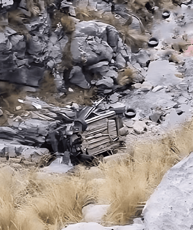 Caída de camioneta a abismo en Huancavelica. Foto: CDN Caída de camioneta a abismo en Huancavelica. Foto: CDN