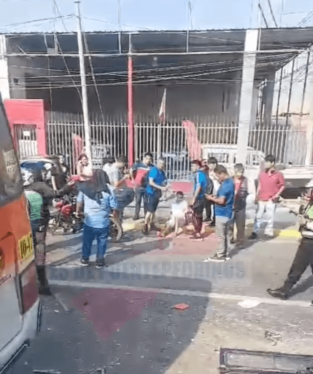 Algunos heridos fueron atendidos en la calle a la espera de los bomberos. Foto: Difusión   