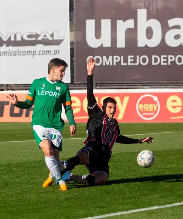 Nicolás Retamar juega como delantero centro, aunque también puede desempeñarse como mediapunta o extremo derecho. Foto: Instagram Nicolás Retamar juega como delantero centro, aunque también puede desempeñarse como mediapunta o extremo derecho. Foto: Instagram