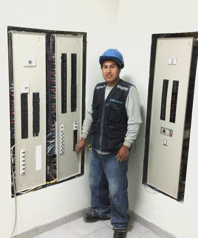 Estudiante de Electrónica Industrial. Foto: I. E. S. T. P. Huaycán.   