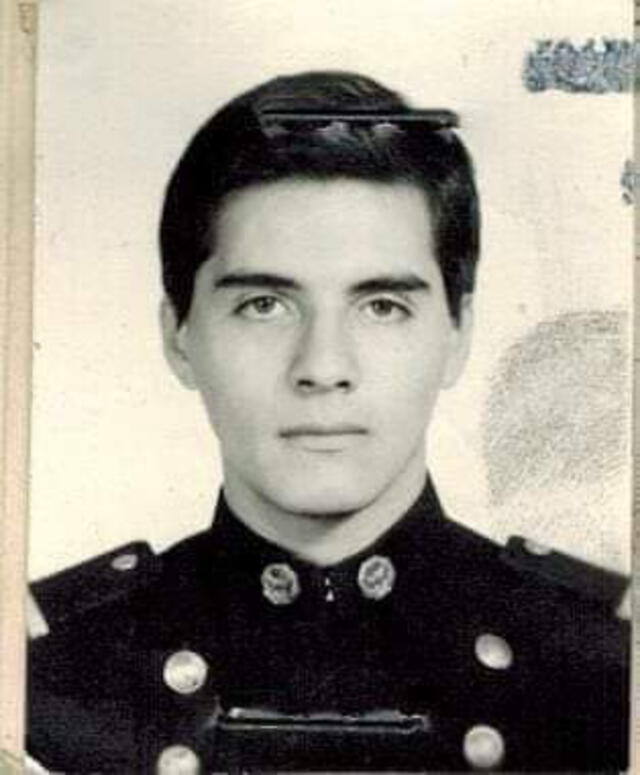 Se graduó como Teniente de Infanteria Fusilero Paracaidista en Histórico Colegio Militar. Foto: Twitter.