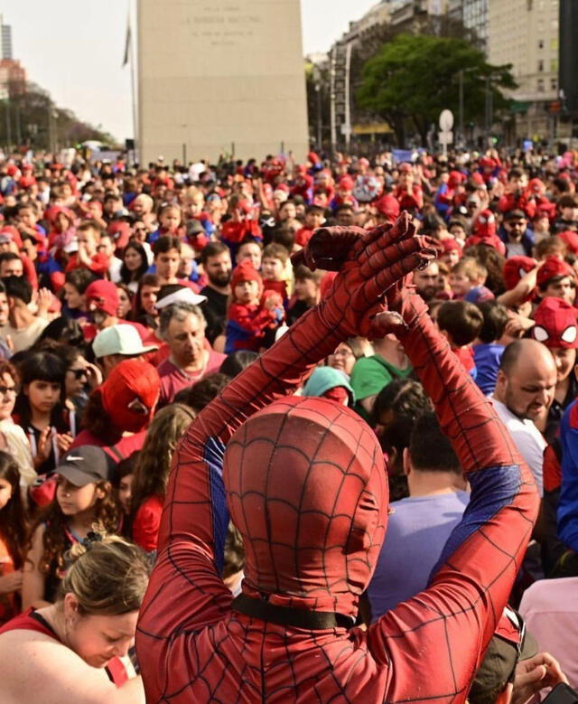  Malasia ostentaba el récord al reunir a 685 personas vestidas como Spiderman. Foto: ukideane/instagram   