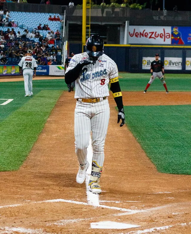 Leones del Caracas vs Tiburones de La Guaira EN VIVO