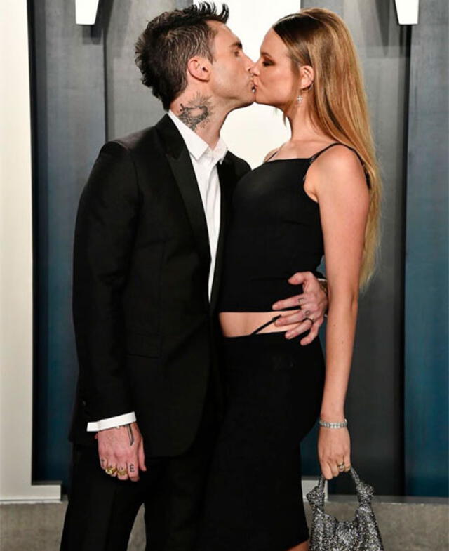 Adam Levine y su esposa Behati Prinsloo. Foto: Instagram