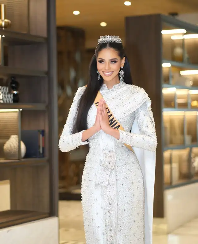 Jihan Dimack, de 30 años y originaria de Tanzania, había representado a su país hace 10 años en el Miss Universo. Jihan Dimack, de 30 años y originaria de Tanzania, había representado a su país hace 10 años en el Miss Universo.