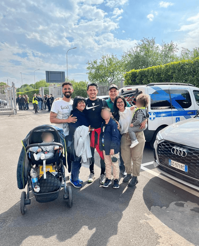 Gianluca junto a sus padres, hermano y sobrinos. Foto: Instagram
