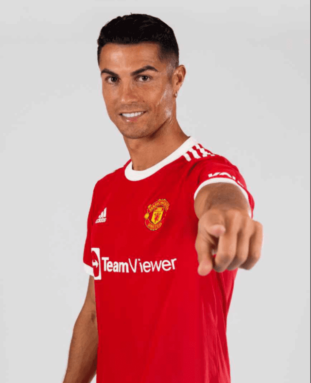 Cristiano Ronaldo y sus primeras fotos con la camiseta del Manchester United temporada 2021/2022. Foto: web Manchester United