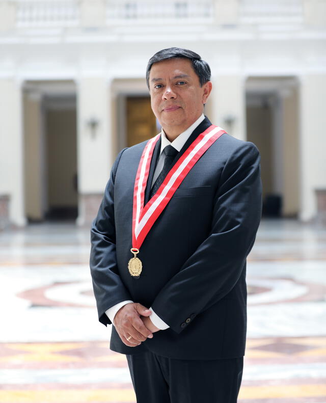 Manuel Luján Túpez   