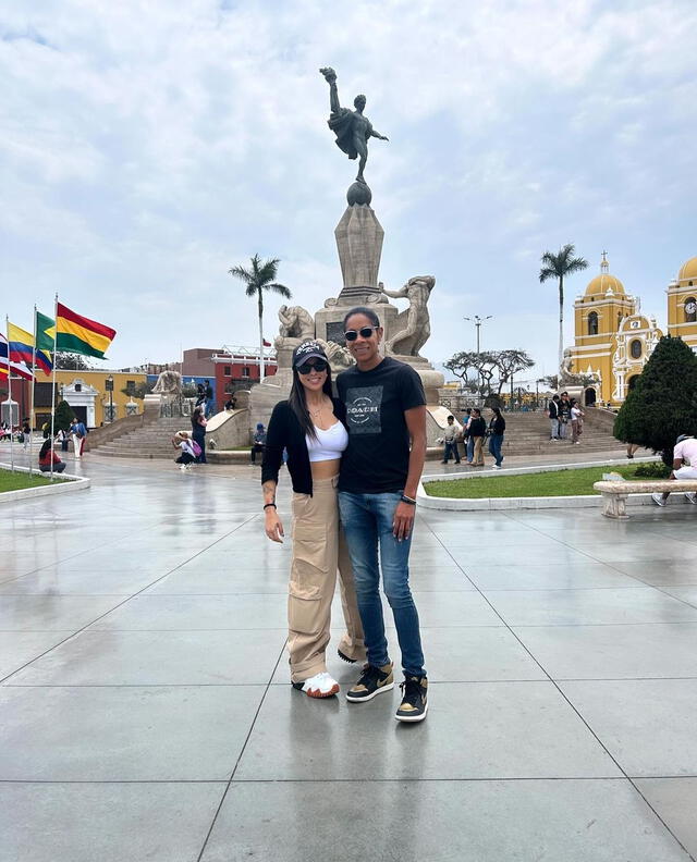  Leyla Chihuán disfruta junto a Abril Cárdenas. Foto: Instagram   