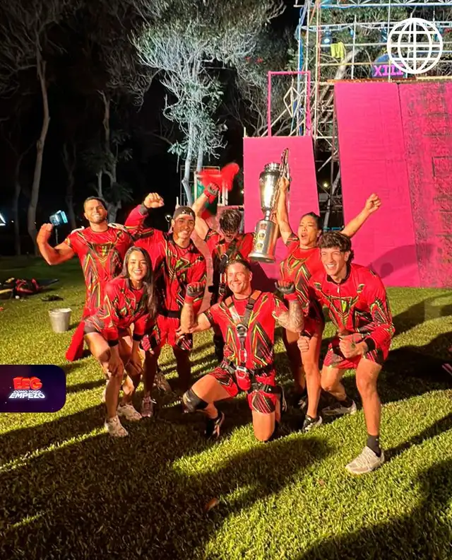 Los 'combatientes' celebrando un nuevo título. Foto: Captura Instagram.   