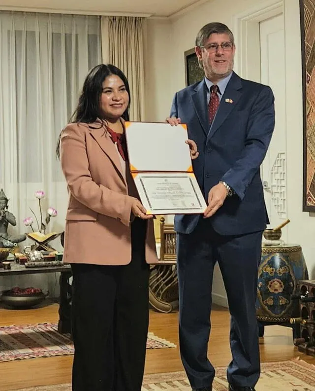 Este año, recibió el "Diploma de Reconocimiento Mujer Peruana en el Exterior 2025". Foto: Yanymee Guillen. Este año, recibió el "Diploma de Reconocimiento Mujer Peruana en el Exterior 2025". Foto: Yanymee Guillen.