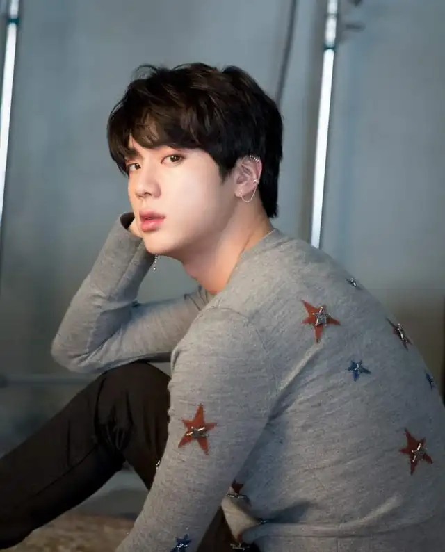 Jin de BTS habría comprado un Lamborghini de medio millón de dólares